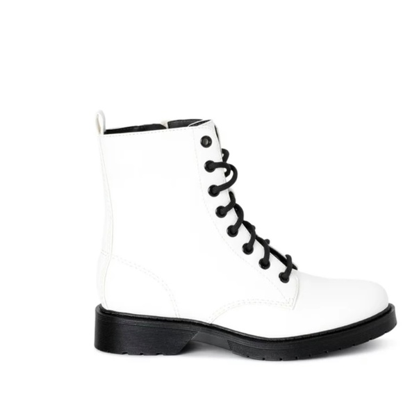 NWT TIME AND TRU WOMENS LUG BOOT 7.5 - Picture 2 of 7